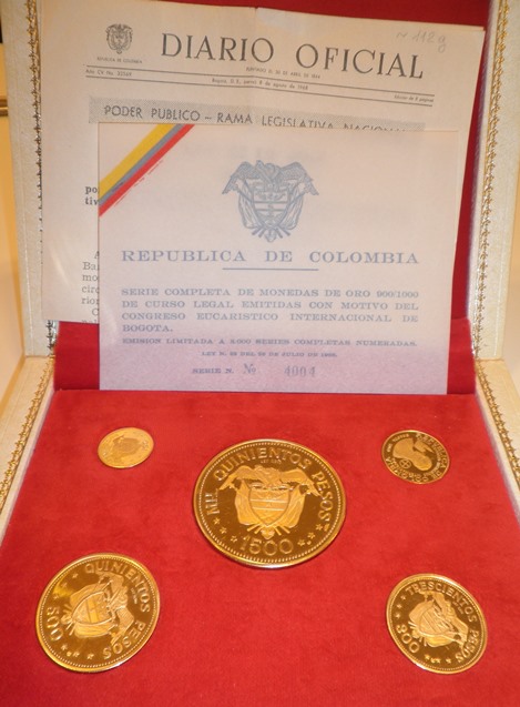 "Visita Papa Paolo VI" - Serie di 5 monete da 100-200-300-500 e 1500 pesos gr. 112,00 in oro 900/000 - conf. originale