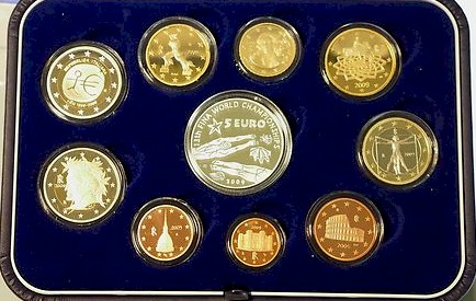 Serie completa di 10 monete in confezione ufficiale con 5 euro in Arg. "13 Campionato Discipline Acquatiche"