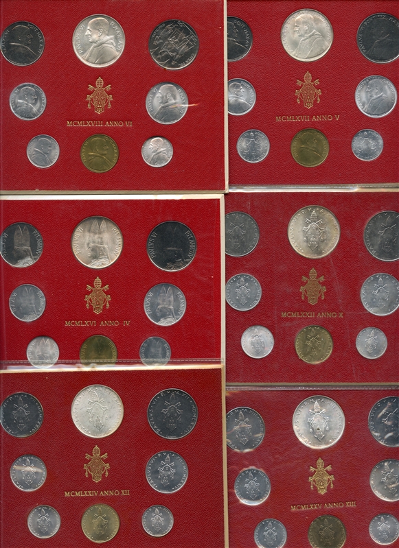 Papa Paolo VI - Serie divisionali di 8 monete con 500 lire gr. 11,00 in arg. 835/ - Lotto di 10 serie