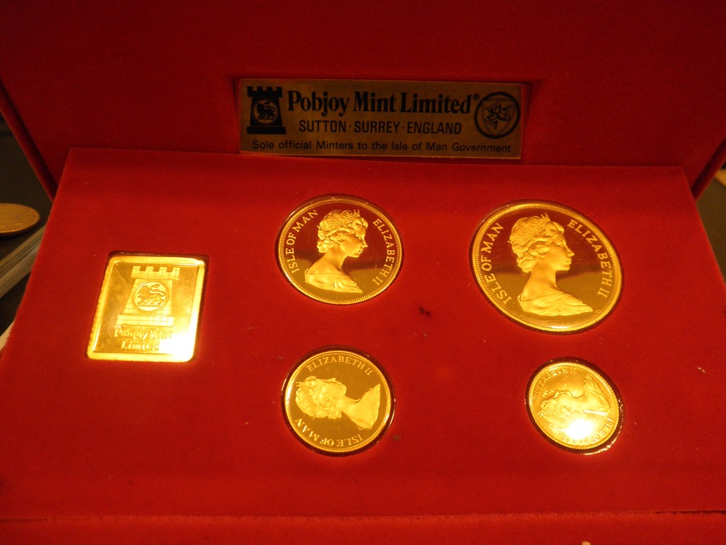 Serie di 4 monete da 5 - 2 - 1 - 1/2 sterlina gr. 67,83 in oro 917/000 in cofanetto originale 