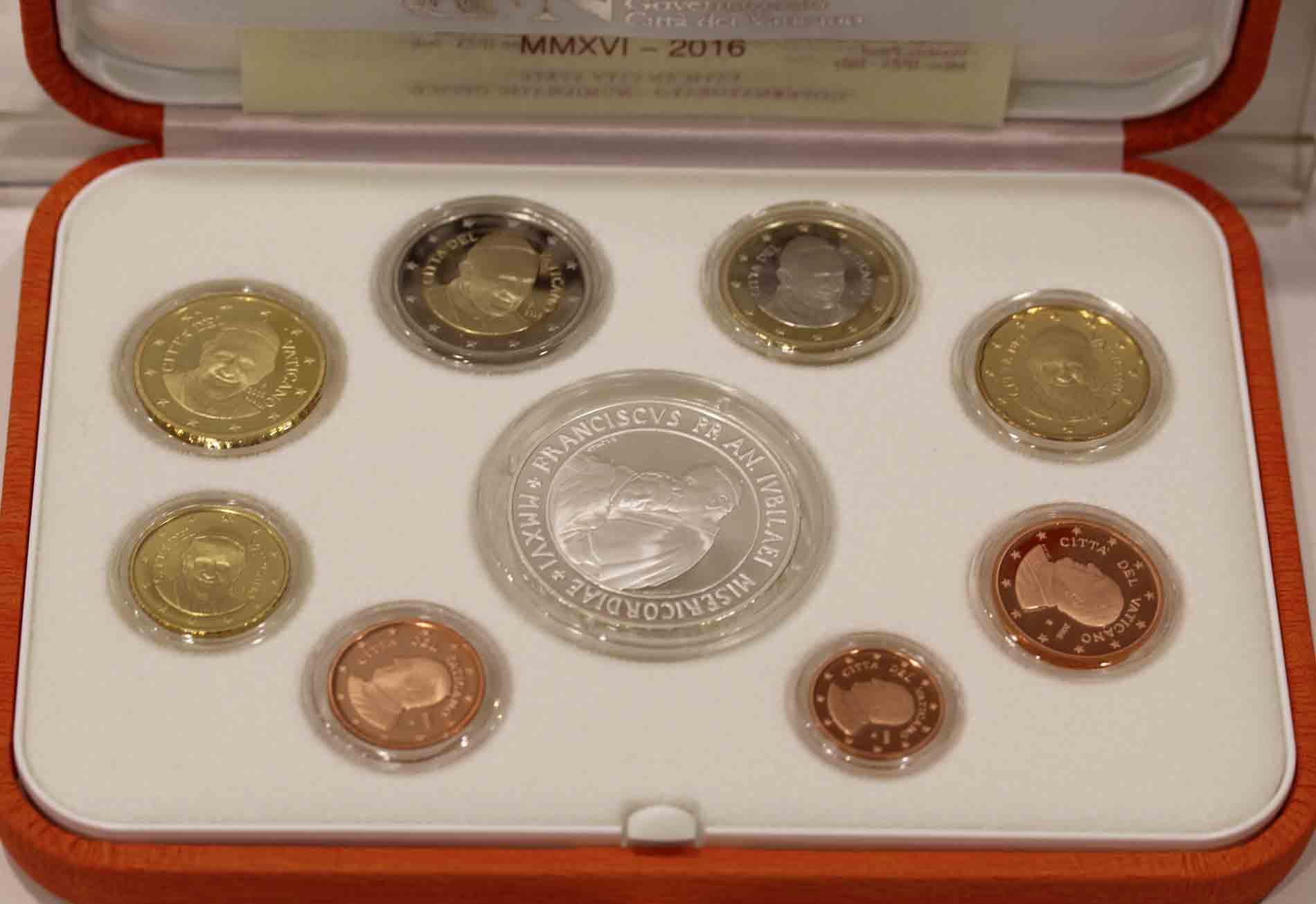 Papa Francesco - Serie completa di 8 monete in confezione originale con moneta da 20 euro in argento Anno Santo Straordinario della Misericordia