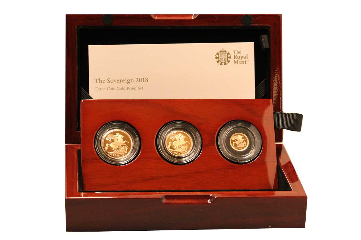 "65 Annivers.dell'Incoronazione" - Set di 3 monete (1,1/2 e 1/4) gr. 13,97 in oro 917/000 