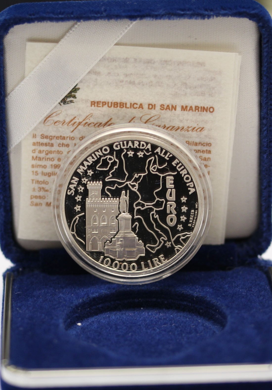 "San Marino guarda all'Europa" - 10000 Lire gr. 22,00 in arg. 835/ - In conf. originale